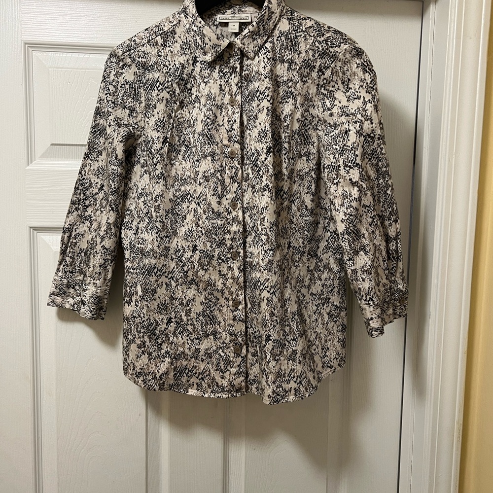 Dana Buchman Black and Cream Patterned Blouse
